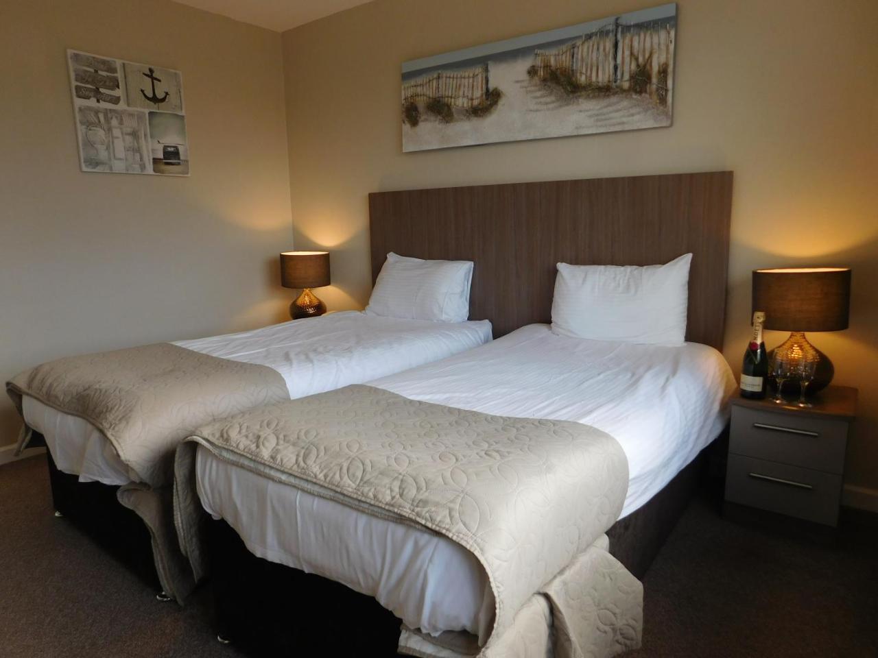Cullen Bay Hotel Zewnętrze zdjęcie